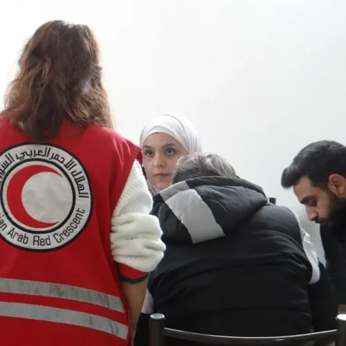 توعية بالتصرف اثناء الزلزال - مؤسسة العزم للريادة والتنمية بالاشتراك مع الهلال الأحمر العربي السوري في حمص