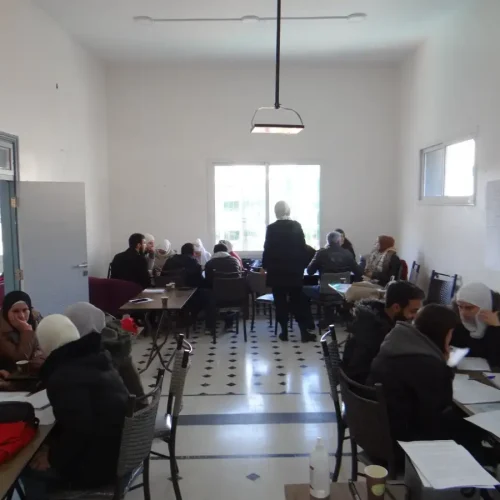 توعية بالتصرف اثناء الزلزال - مؤسسة العزم للريادة والتنمية بالاشتراك مع الهلال الأحمر العربي السوري في حمص